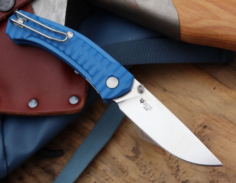 GiantMouse ACE Iona Folding Knife, M390, G10 Blue, GMIONAG10BL - Click Image to Close